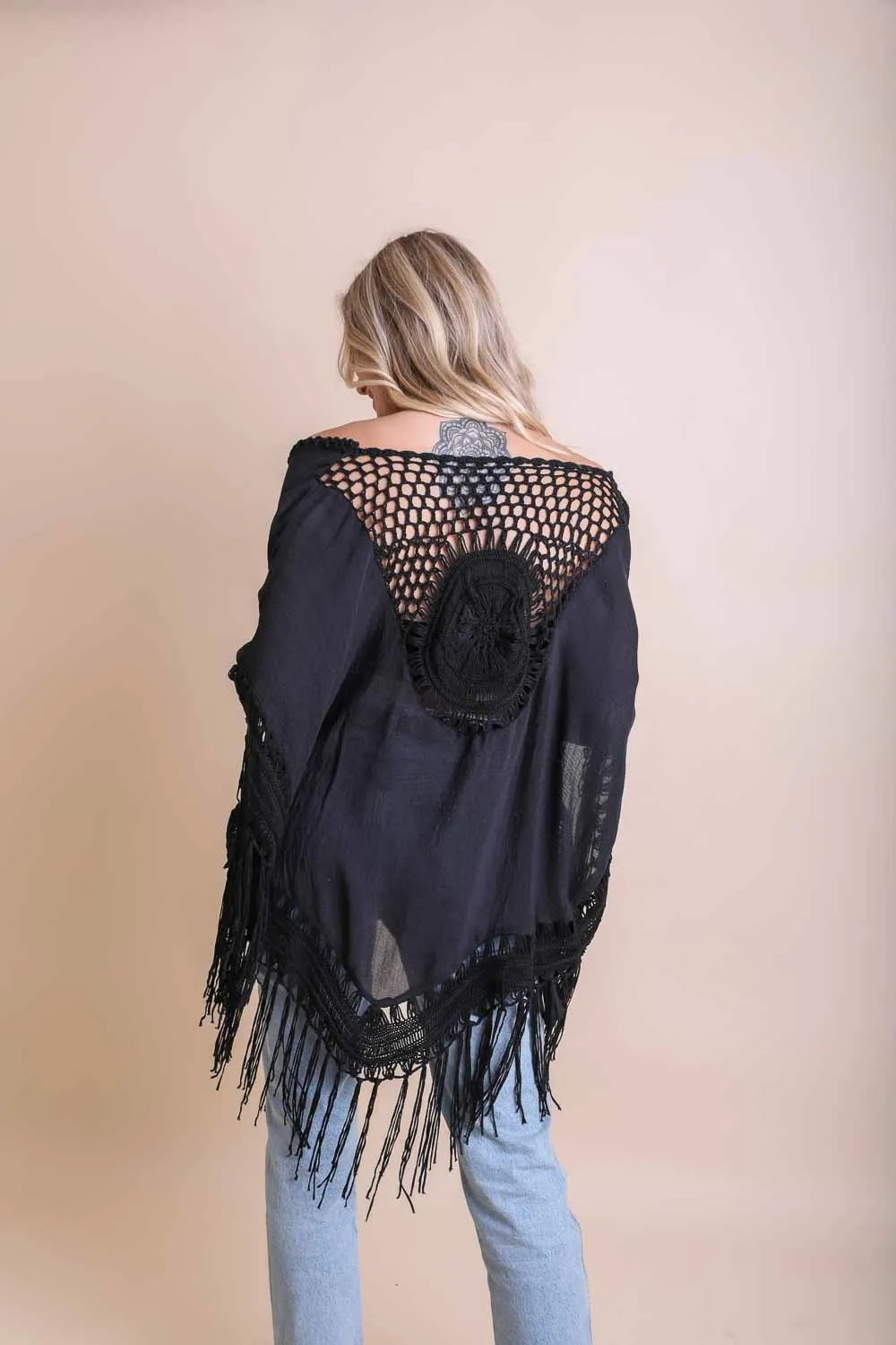 Ariadna Crochet Net Tassel Accent Duster