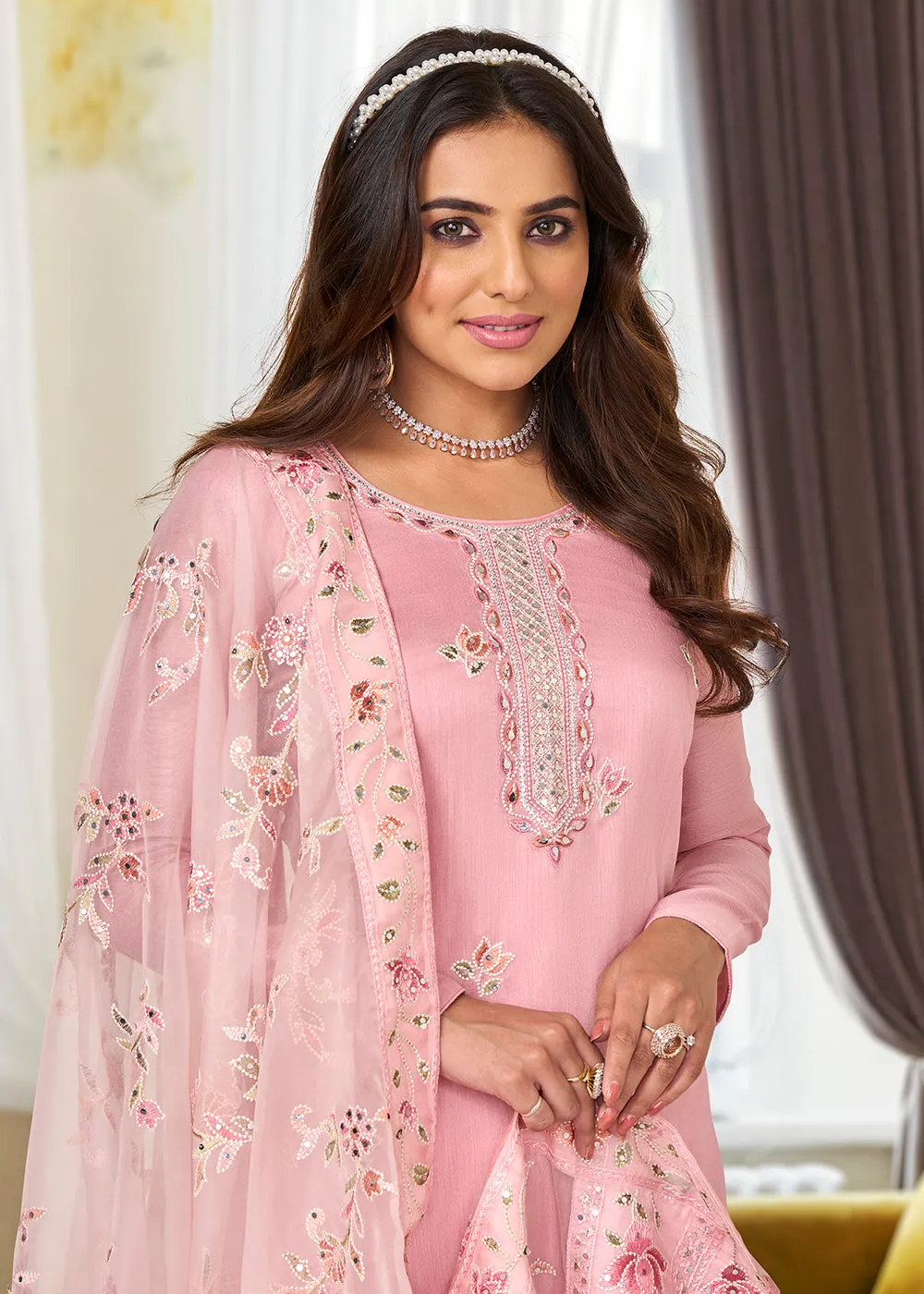 Viscose Silk Brilliant Pink Embroidered Salwar Kameez